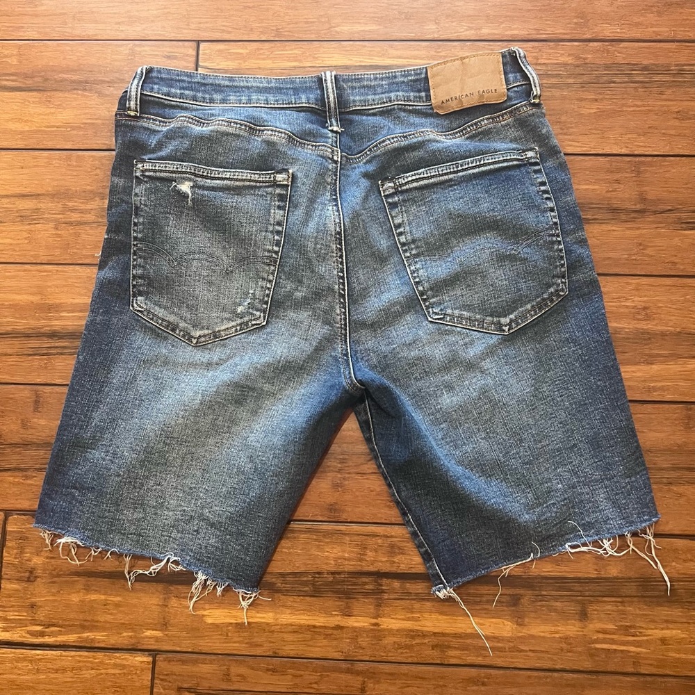 American Eagle Men’s Destroyed Style Shorts. Size 34 - Picture 2 of 5